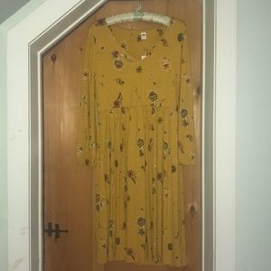 Old navy yellow dress M